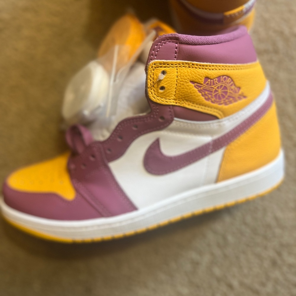 Jordan 1 University Gold - Picture 4 of 8
